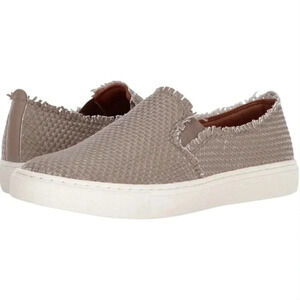 NWT Indigo Rd Women’s Kicky Tan Slip-On Shoes 6